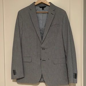 Banana Republic Navy and White Gingham Seersucker Blazer. 100% cotton. 38R.